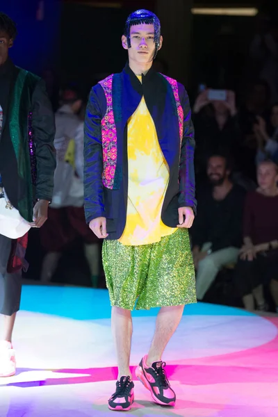 Look 7